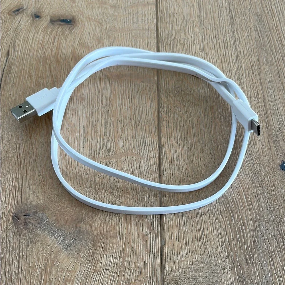 White USB to‎ Micro USB Cable